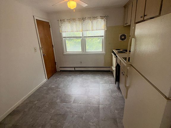4th image of 781 E Squantum St #D
