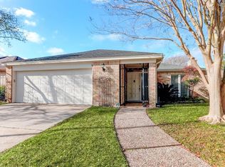 6514 Oakland Hills Dr, Houston, TX 77069