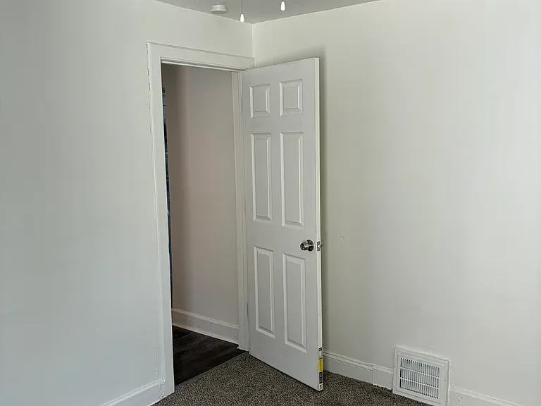 3257-3257 W 88th St #2 — Photo 3