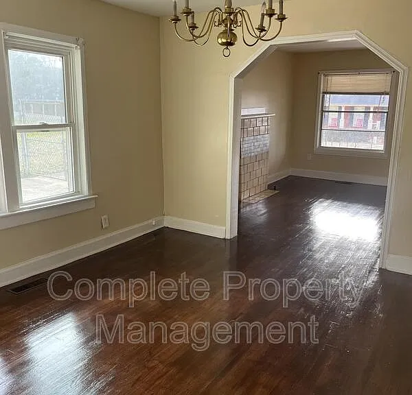 2324 Treadwell Rd — Photo 1