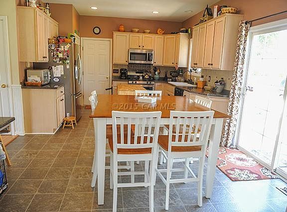 5th image of 6484 Oxbridge Dr