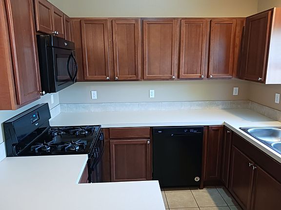 3rd image of 1413 & 1415 SW 27th St #1415-MS