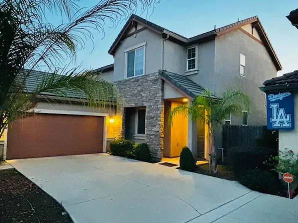 4381 W Pinsapo Dr, Fresno, CA 93722