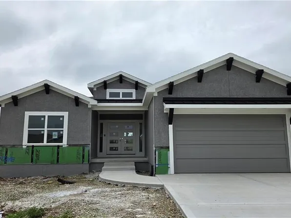 16980 S Bradley Dr, Olathe, KS 66062