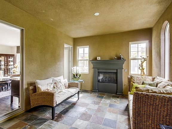 4th image of 8348 Kern Cres