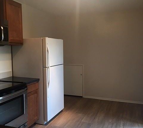 3rd image of 661-663 Quincy Ave #663A