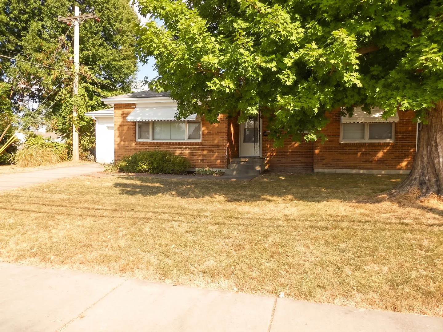 Very nice 3 bedroom house available for rent near Mercy Hospital — Photo 2