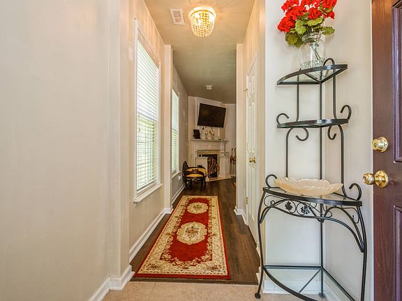 2nd image of 5039 Abercromby St