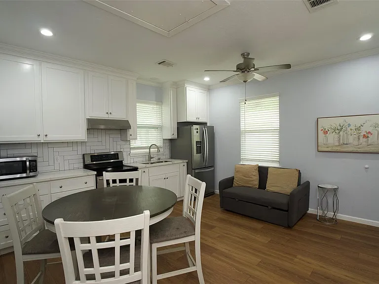 3710 Yellowstone Blvd — Photo 3