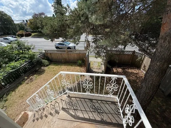 301 E 41st Ave, Vancouver, BC V5W 1N9