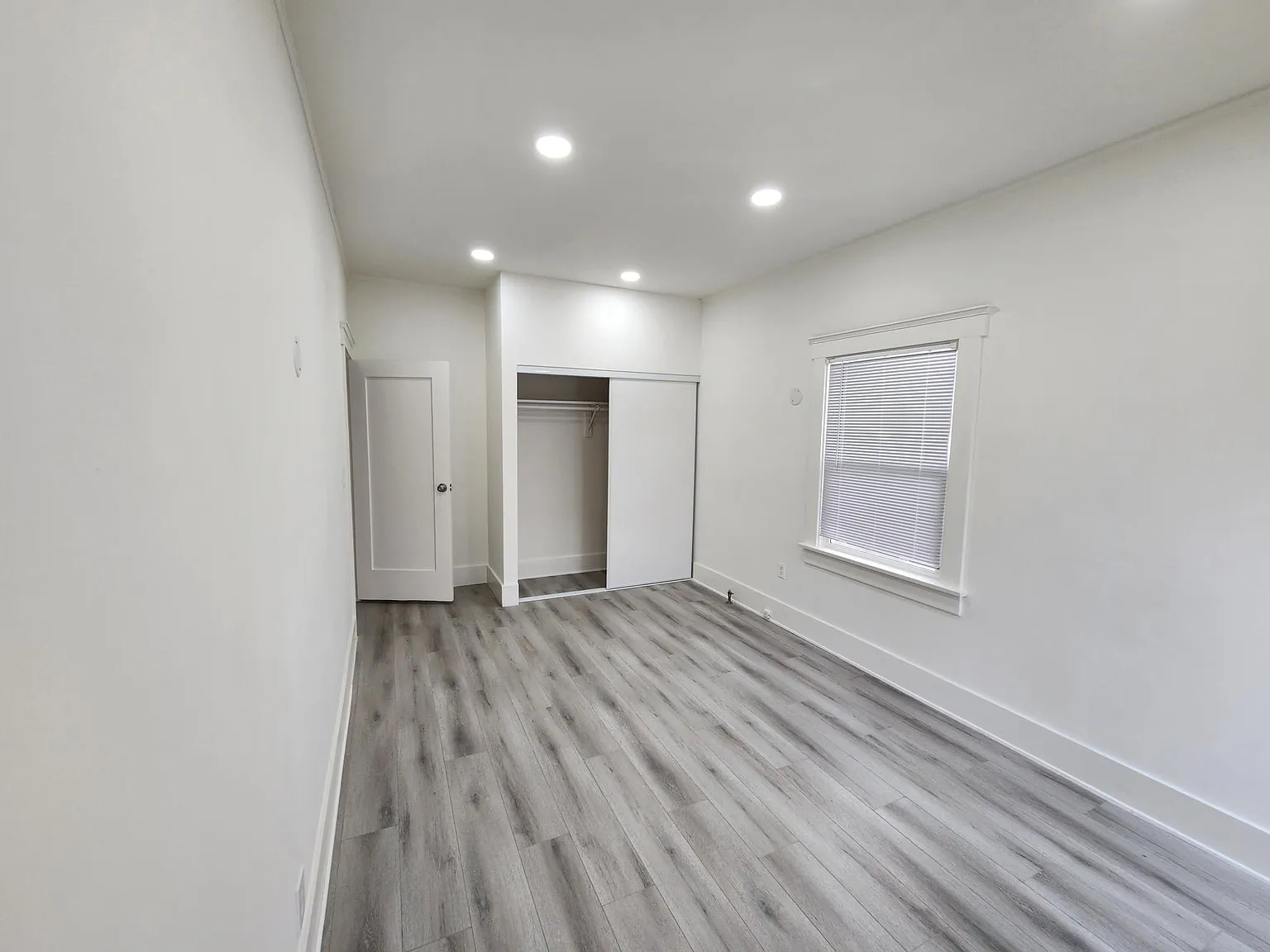 3 bed, 1233 sqft, $3,050 — Photo 4
