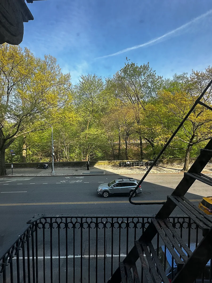 Building Photo - 480 Central Park W #2A