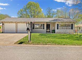 916 Quail Ave, Harrison, AR 72601