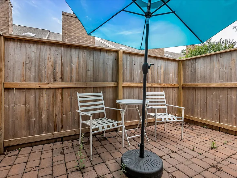 13740 Hollowgreen Dr #605 — Photo 32