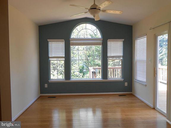 Fabulous Sun Room - Sliding Glass Door to Deck