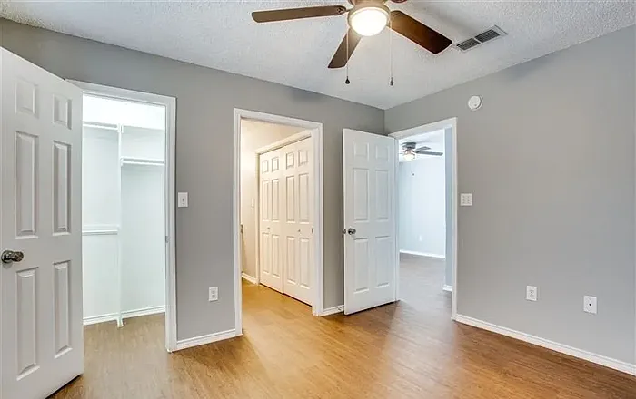 1005 N Austin St #7 — Photo 8