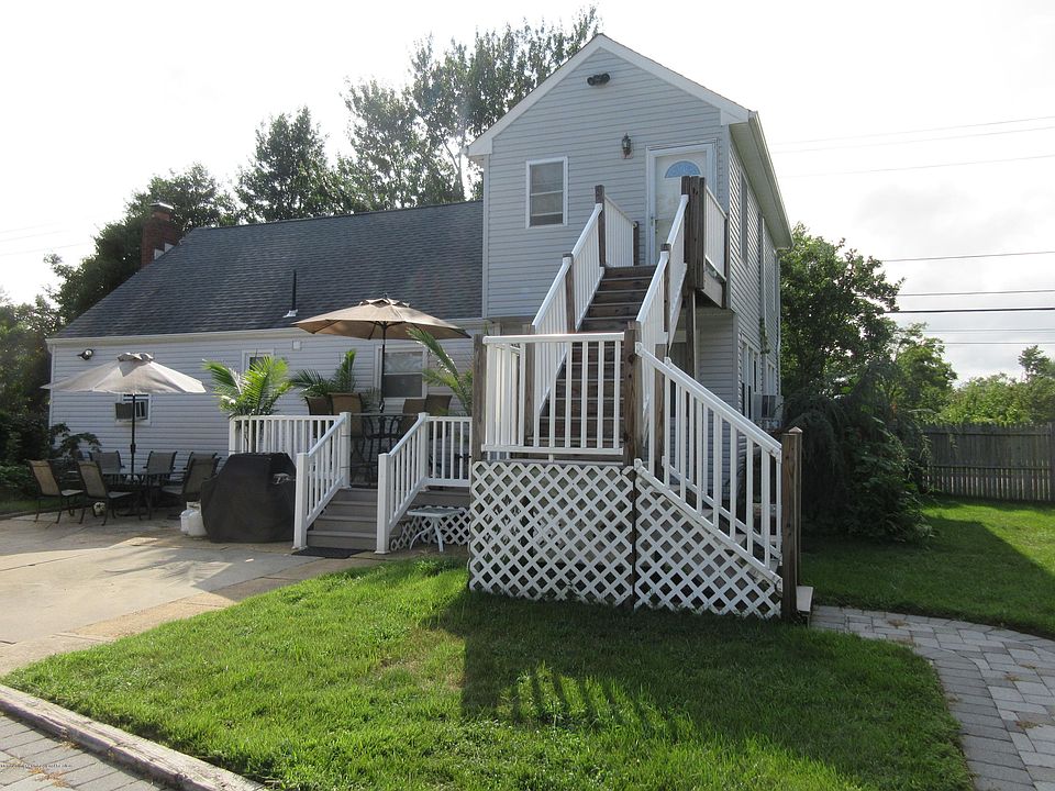 1st image of 525 Fischer Blvd