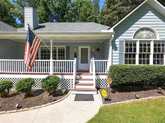 2nd image of 347 Viola Dr
