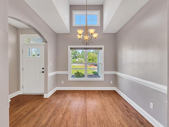 4th image of 213 Silver Hills Dr