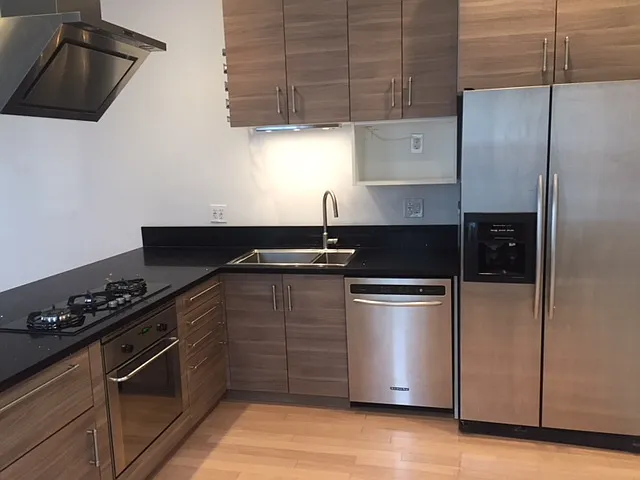 450 N Tuttle Ct — Photo 6
