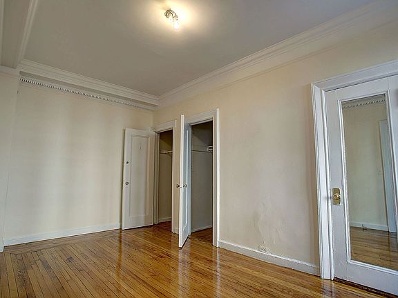 4th image of 504 W 110th St APT 4D