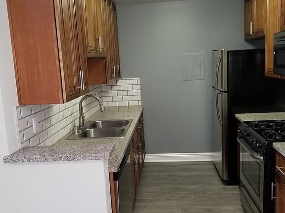4th image of 3920 Laurel Canyon Blvd #201N