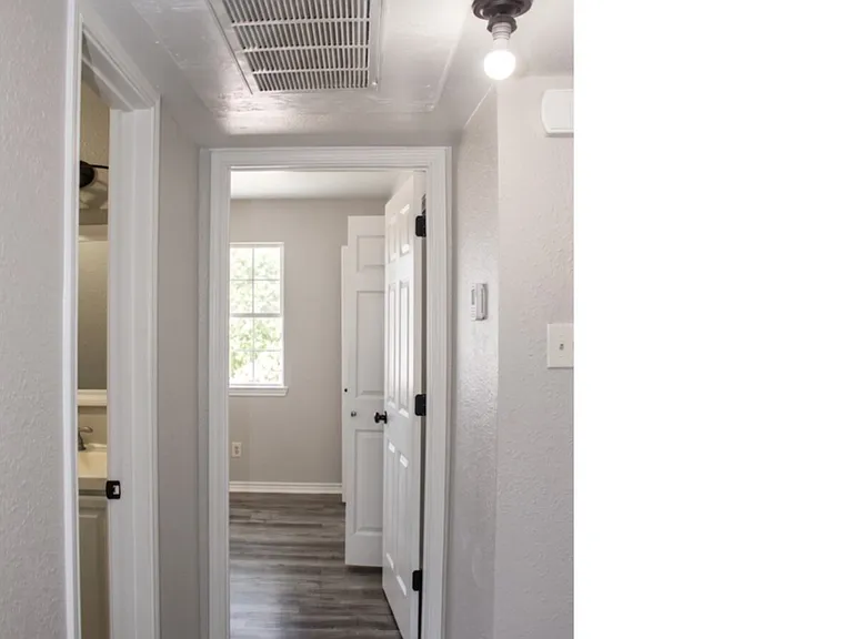 2102 Hunt Dr #B — Photo 7