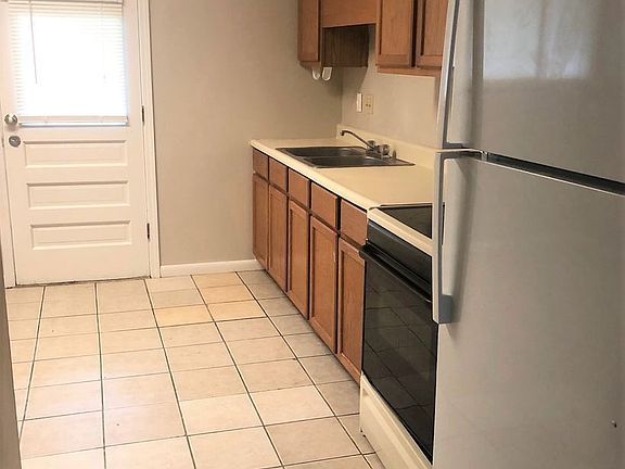 5th image of 711 N 13th Ter APT A