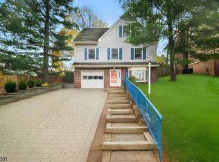 17 Edison Dr, Summit, NJ 07901