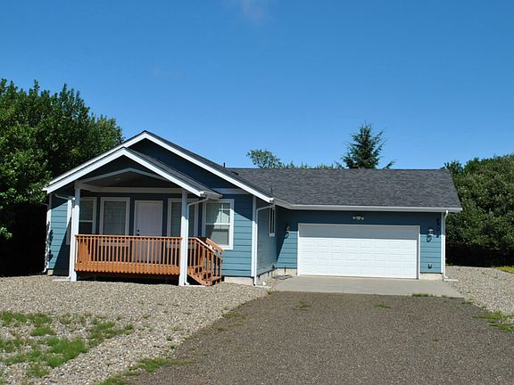 3rd image of 690 Island Cir SE