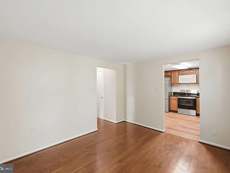 10065 Chestnut Wood Ln — Photo 9