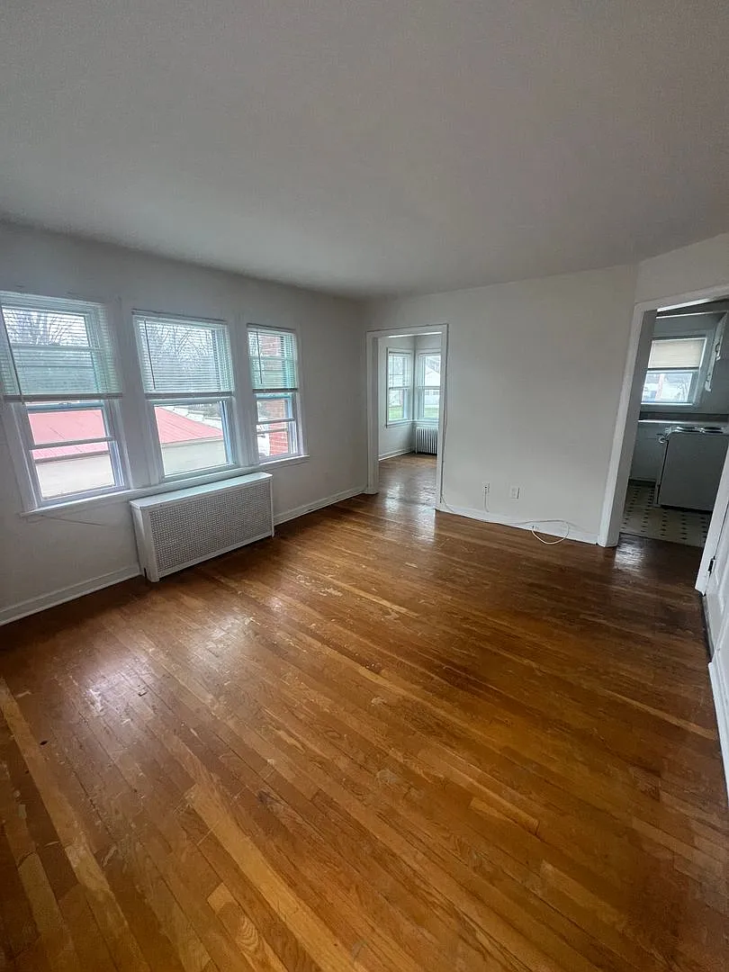 Hillcrest Garden Apartments — Photo 1