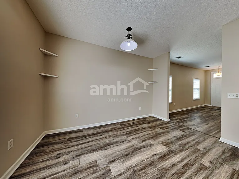 762 Bristol Way — Photo 8