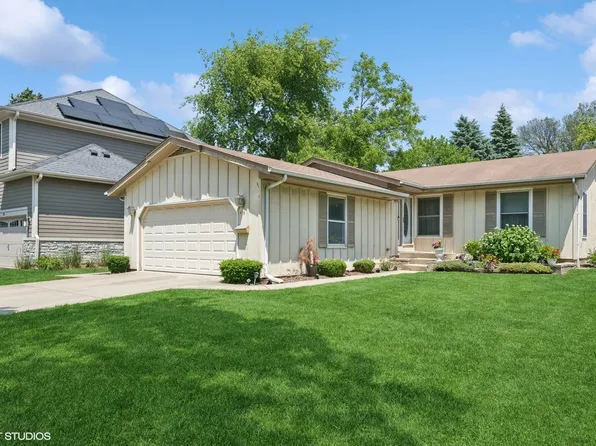 115 S Bothwell St, Palatine, IL 60067