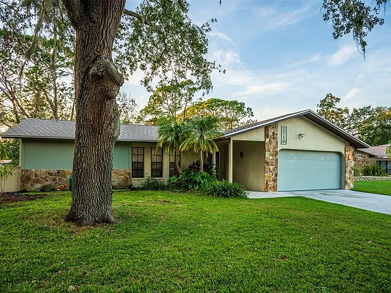2719 Forest Knoll Dr — Photo 17