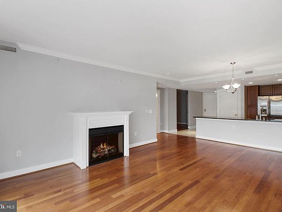 5th image of 5 Park Pl APT 420
