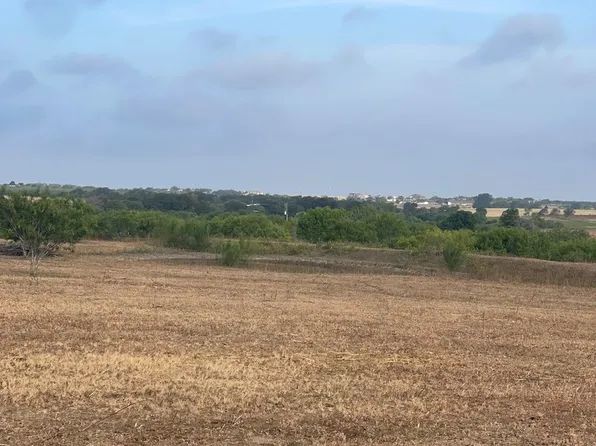 5018 FM 775, Marion, TX 78124