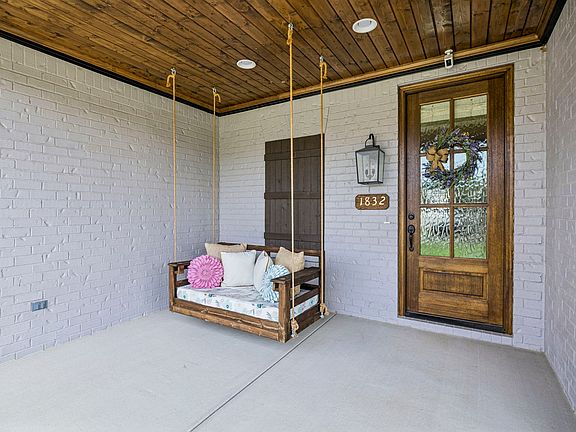 5th image of 1832 Rhonda Dr