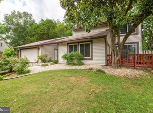 11 Cheval Ct, Sterling, VA 20164