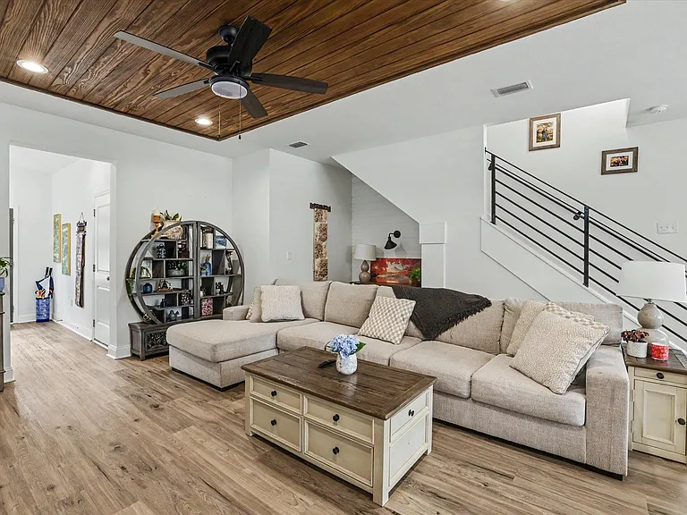 414 Grand Oaks Rd — Photo 15
