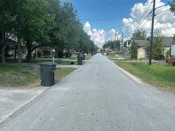 4th image of 7433 Emma Lou St