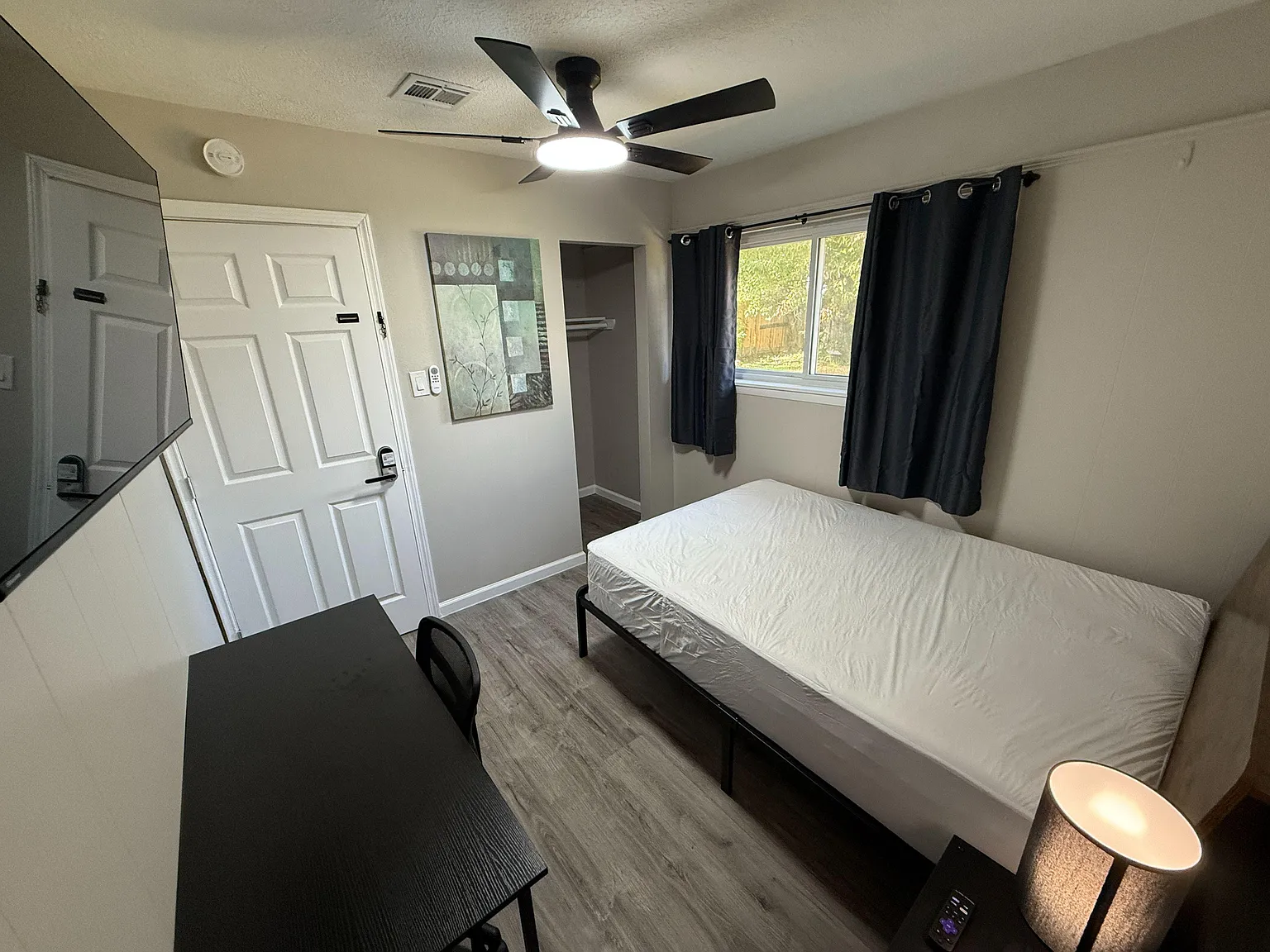 4 bed, 4.0 bath, 1880 sqft, $862 — Photo 3