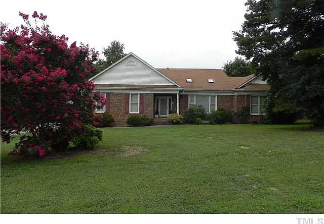 1st image of 110 Fieldstone Dr