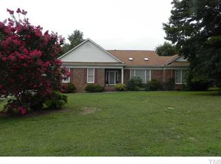 110 Fieldstone Dr, Burlington, NC 27215