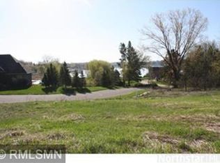 29378 Morningside Ct, Lindstrom, MN 55045