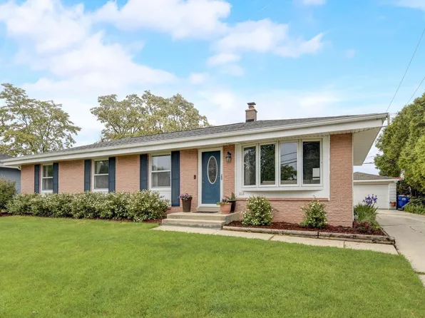 212 West Barry AVENUE, Port Washington, WI 53074