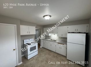 420 Hyde Park Ave, Waukesha, WI 53188