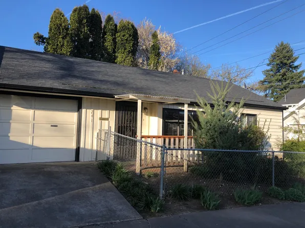 241 C Ave, Lake Oswego, OR 97034