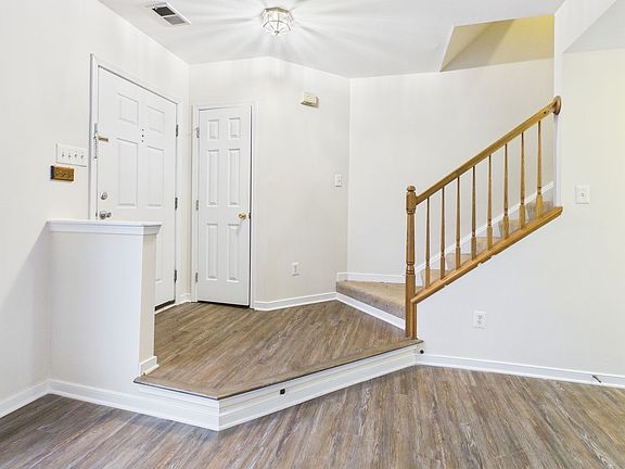 3rd image of 5313 Golf Villa Ln