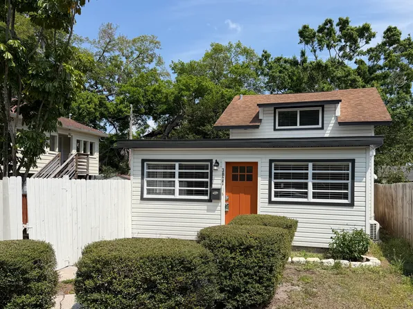 3027 Melton St N, Saint Petersburg, FL 33704